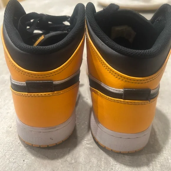 Nike Air Jordan Mid Range Sneakers - Black and Orange 7Y - Picture 5 of 9